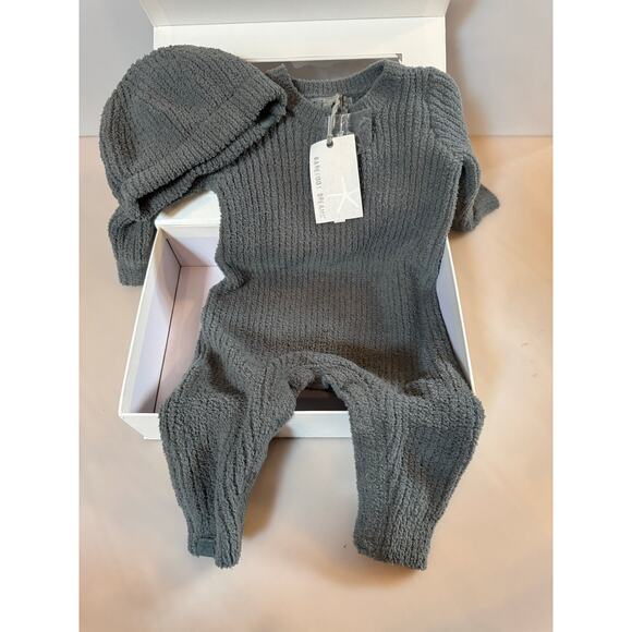 BAREFOOT DREAMS® BABY BUNDLE 6-12 months includes hat and romper c narrative